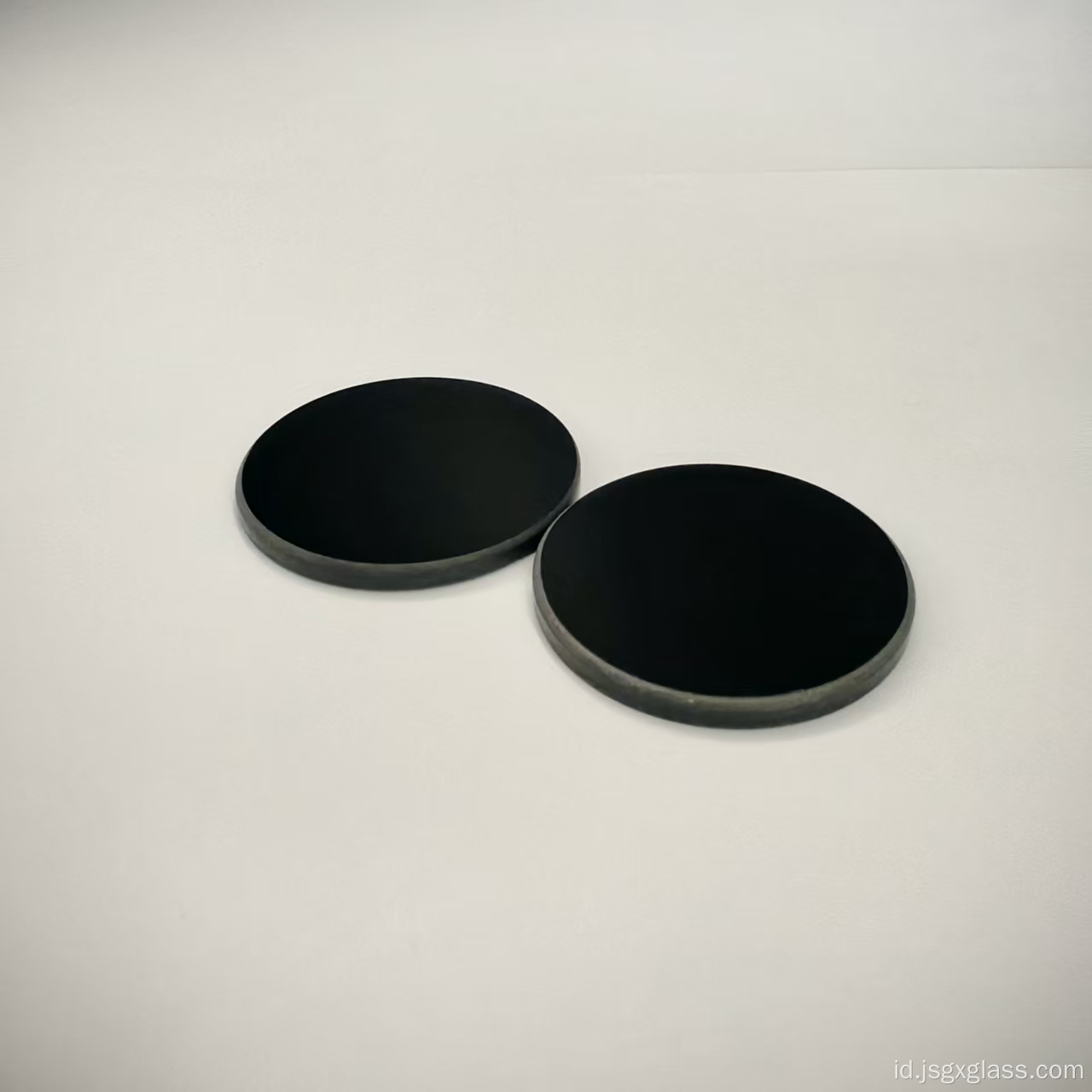 Kaca Filter Inframerah Optik Berwarna HB850