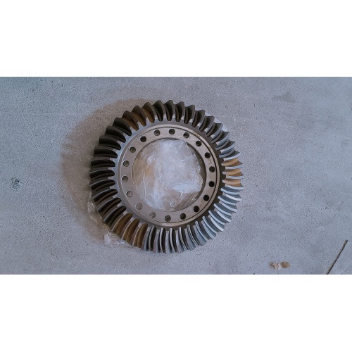Pinion and Gear 426-22-31202 is applicable to the WA600-6 and WD600-6 models.