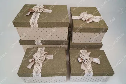 Green linen bouquet gift box