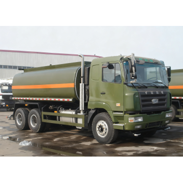 Vojenský cisternový vůz na zelenou naftu
