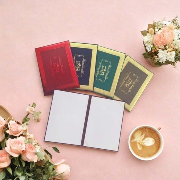 Bao bì giấy vàng sang trọng với bìa đựng tài liệu trang nhã