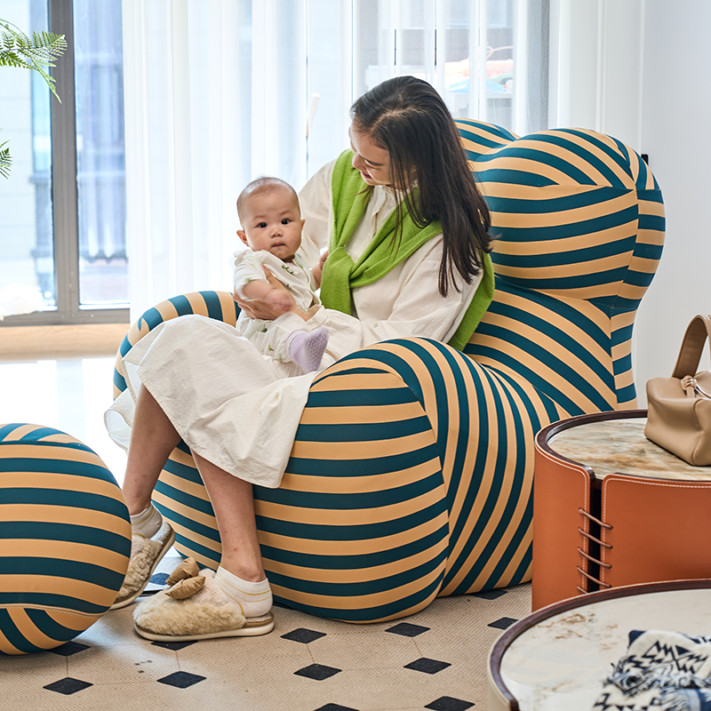 Salotto soggiorno palla in fibra di vetro blu scuro mama sedia soggiorno con pouf