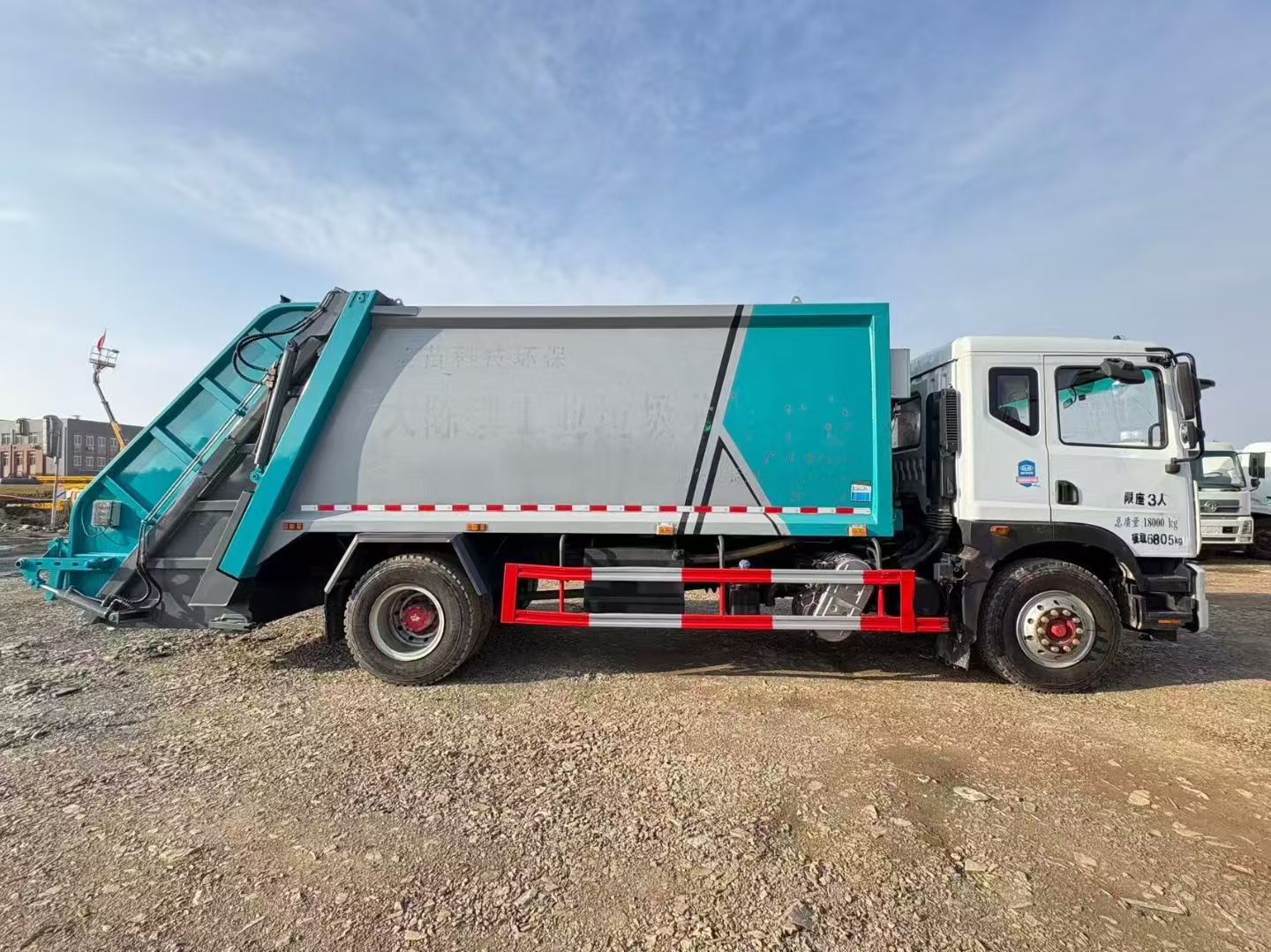 High Capacity Rear Loading Garbage Compactor