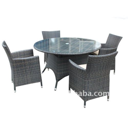 Convenient garden dining table set