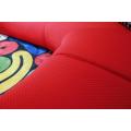Sofá seccional rojo vibrante con diseño moderno