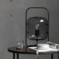 Candeeiro de mesa com suporte de vidro cinza LEDER
