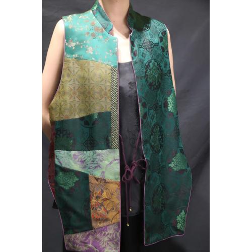 Mujeres de chaleco de seda