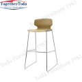 Cadeira de plástico durável para uso em casa ou bar