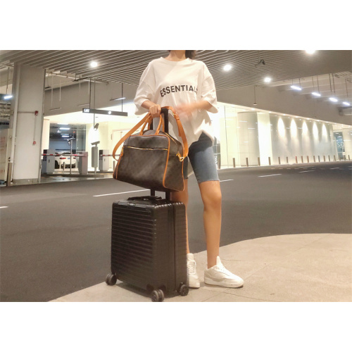 Sac fourre-tout de gymnase sportif du weekender pendant la nuit