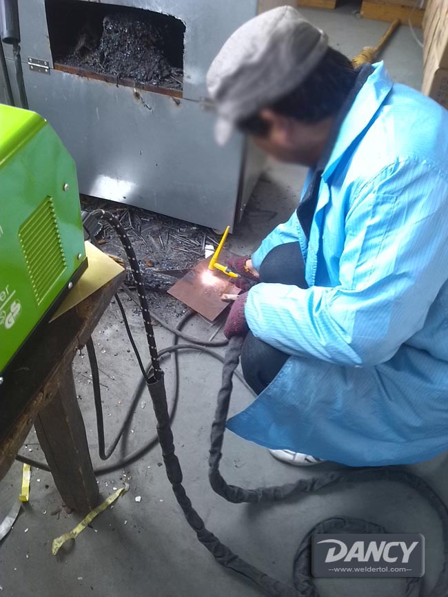 welding machine engineers do each test of products