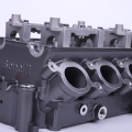 Fabrikherstellung CNC -Bearbeitung anderer Autoteilteile Motorradteile Aluminiumzylinderkopf