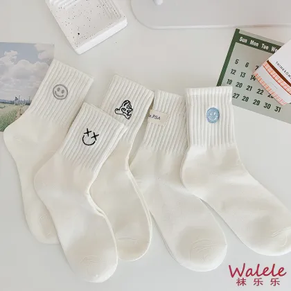 Trendy Patterns for Neutral Style Socks Hello Tiger
