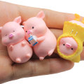 6Pcs / Set Resin Verschiedene Stile Cartoon Pig Charms Kawaii Piggy Ornament Handwerk für Fairy Garden Office Dekoration Diy Zubehör