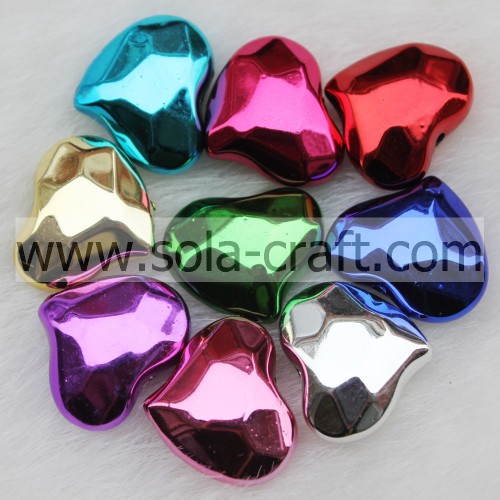 Modello di perline distanziali cuore in plastica colorata metallizzata 16 * 20MM