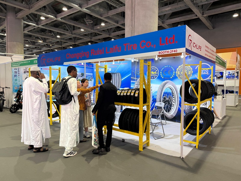 The Canton Fair is abuzz with excitement, and Ruisilaifu's KUMA brand tires are winning over customers from multiple countries