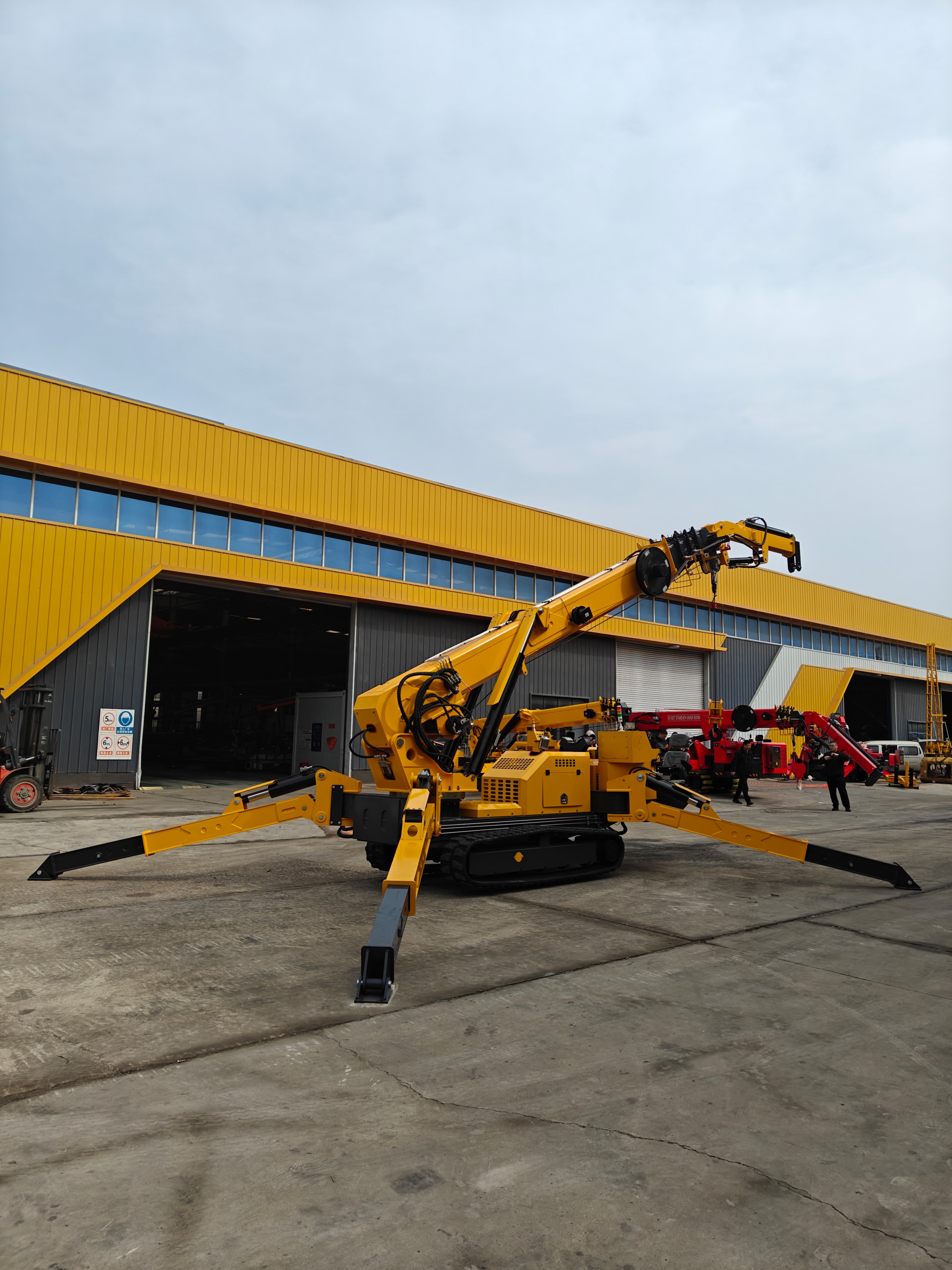 8t yellow