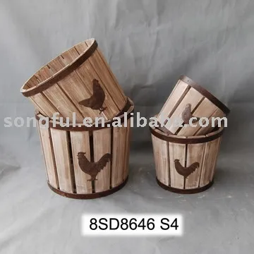 wooden barrel