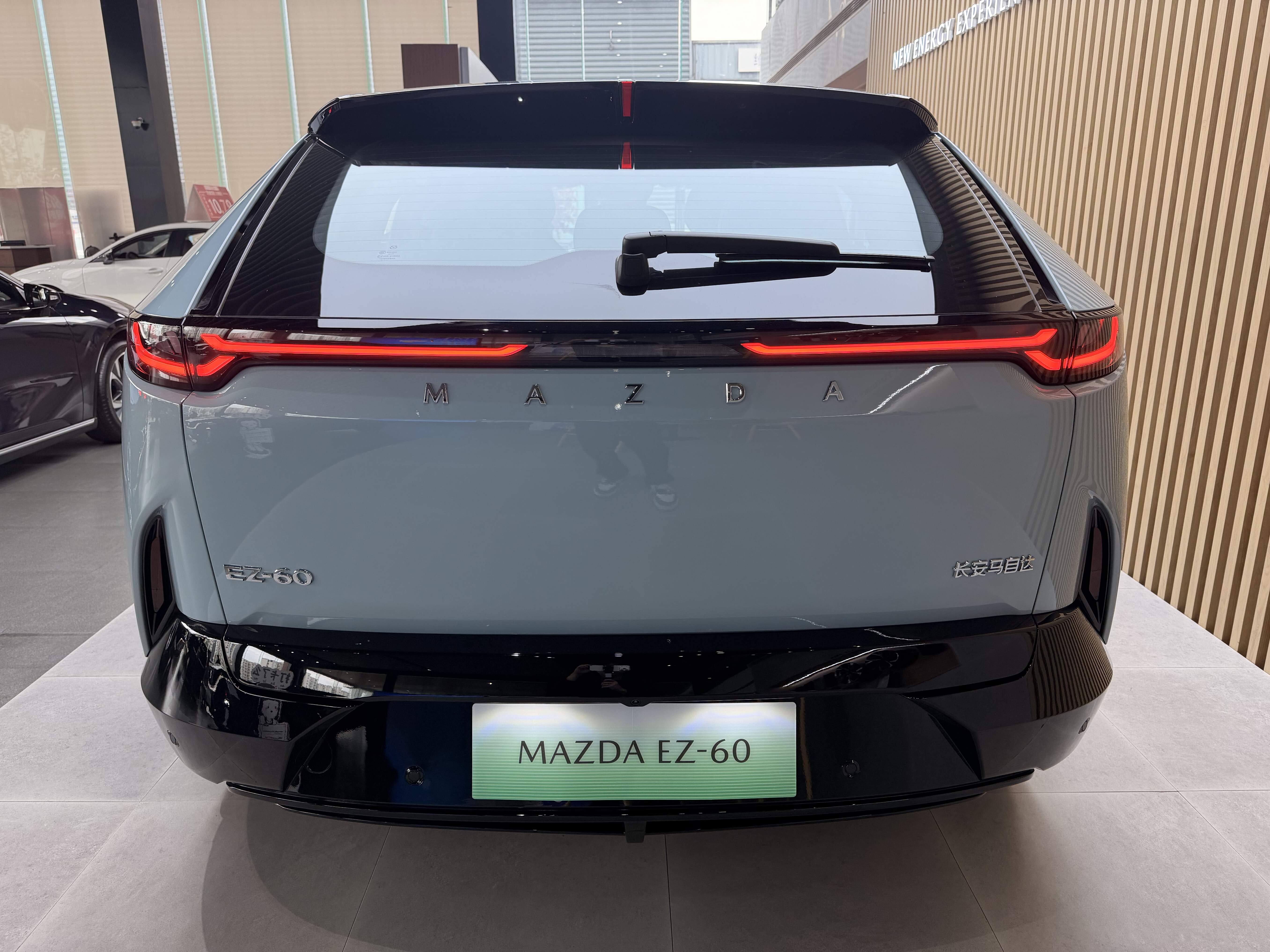 MAZDA EZ-60 in pure electric