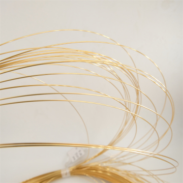 Alimentation en fil en laiton pour la fabrication de boucles d'oreille et les bijoux