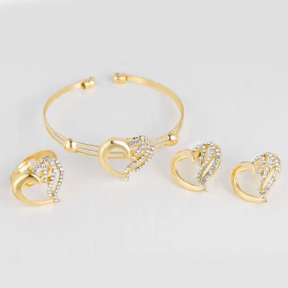 Exquisite Alloy Diamond Heart Necklace and Earring Four-Piece Set: The Perfect All-Match Accessory Collection