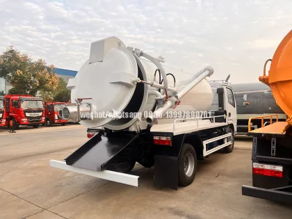 CLW Cheap Small 3m³ Suction Sewage Truck
