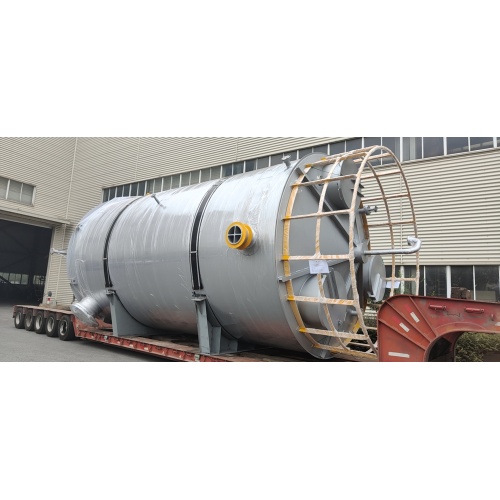 Large capacity storage tanks