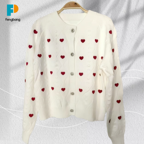 Kalp Desenli Elmas İşlemeli Yün Hırka