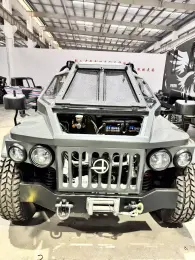 Center-Steering All-Terrain Open-Top Off-Road Vehicle