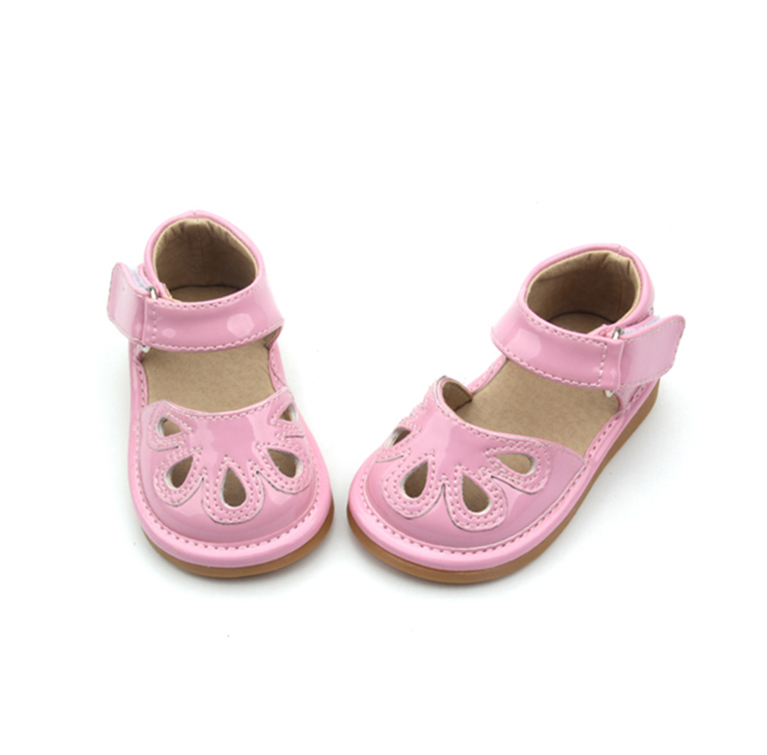 Sweet First Class Pink Hollow Squeaky Shoes Baby