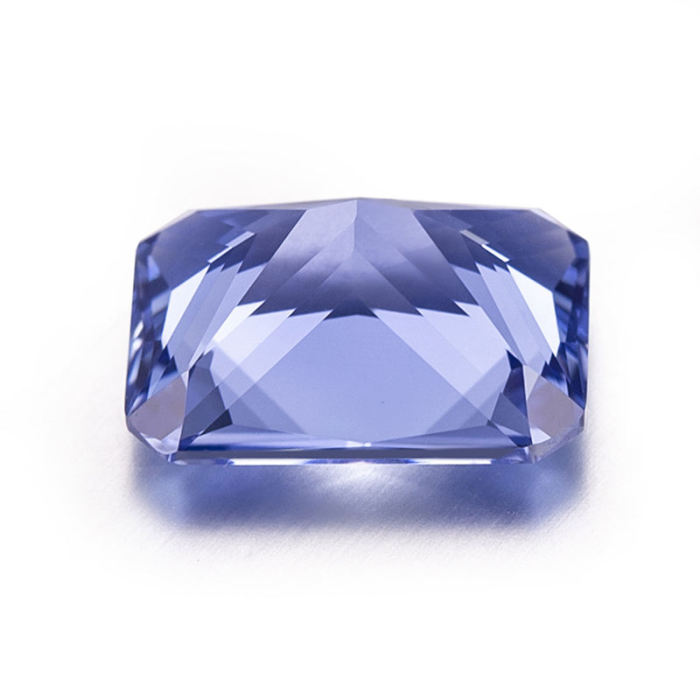 꽃무늬 주얼리 실험실에서 재배한 수레국화 블루 사파이어