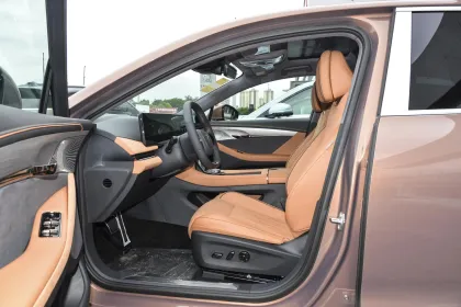 2024 VOYAH Chasing Light EV: Electric SUV with Hybrid Fuel Cell Options