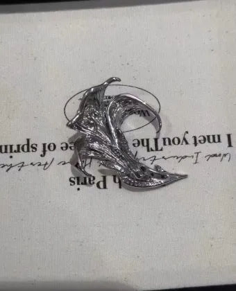 Advanced orchid brooch