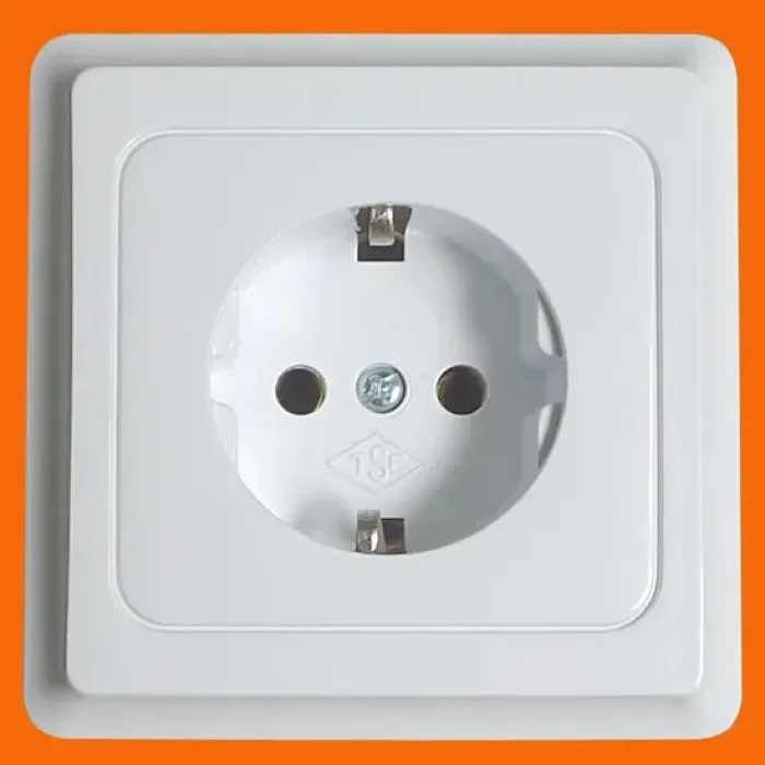 Розетка для скрытого монтажа, 16А (F7010)