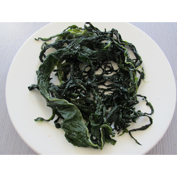 Foglie di alga Wakame ai frutti di mare salati