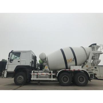 Truk mixer beton Sinotruck HOWO 10M3 8M3