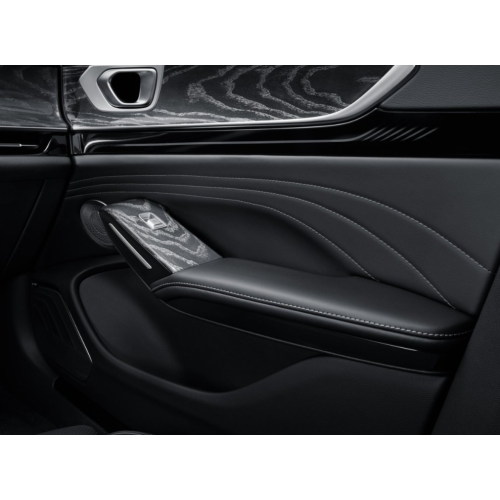 Hongqi H9 luxury sedan