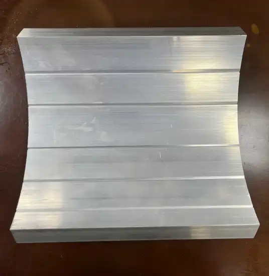 Aluminium profile for support bracket