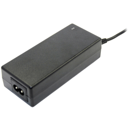 Adaptateur de puissance de bureau AC DC 12V 5A