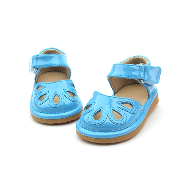 Ny ankommet Perfekt kvalitet Blue Hollow Squeaky Sandals