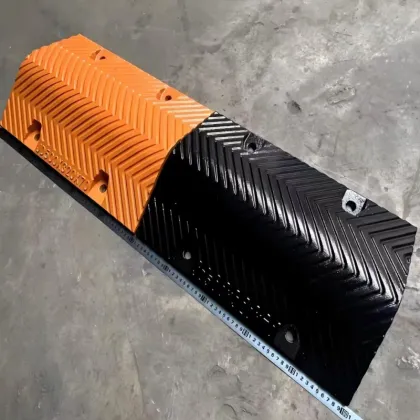 Reflective Traffic Road Safety Speed Humps Rubber Speed Bump