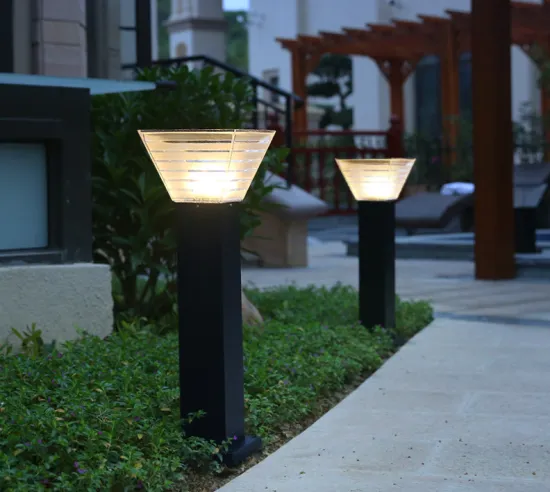 Black aluminum courtyard solar spotlight