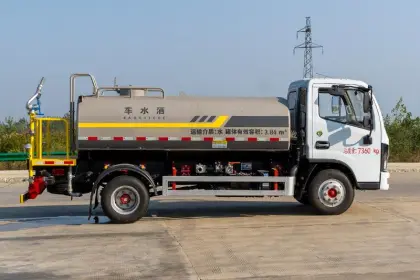 Dongfeng Dolika 5m ³ Sprinkler Truck