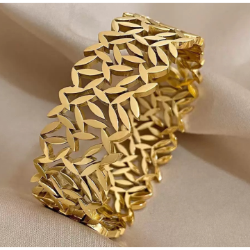 Brazalete de titanio de patrón de hoja de oro ancho