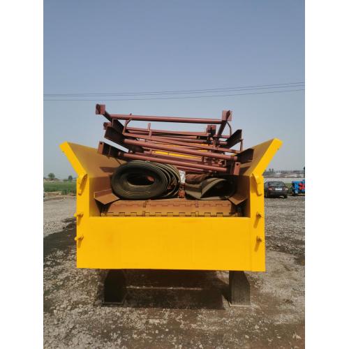 Moving wheel type wood chipper machine