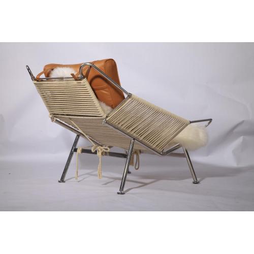 PP225 Flag Halyard leather lounge Chair