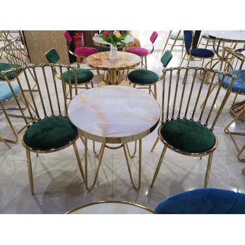 Silla de comedor de terciopelo de metal de hierro dorado de estilo nórdico