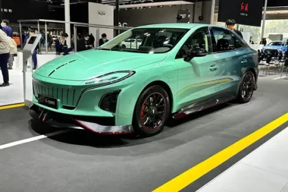 Hongqi EQM5 gasoline car Cheap price Sedan