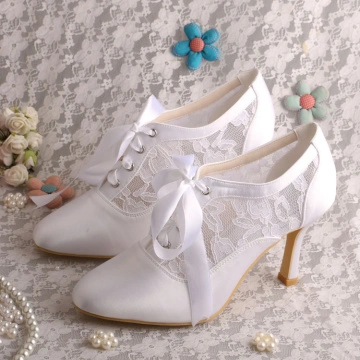 lace up bridal shoes