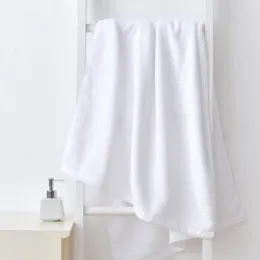 Stylish Bath Towel with Excellent Absorbency