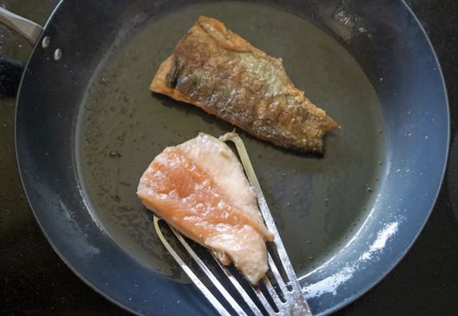 spatola di pesce fish spatula